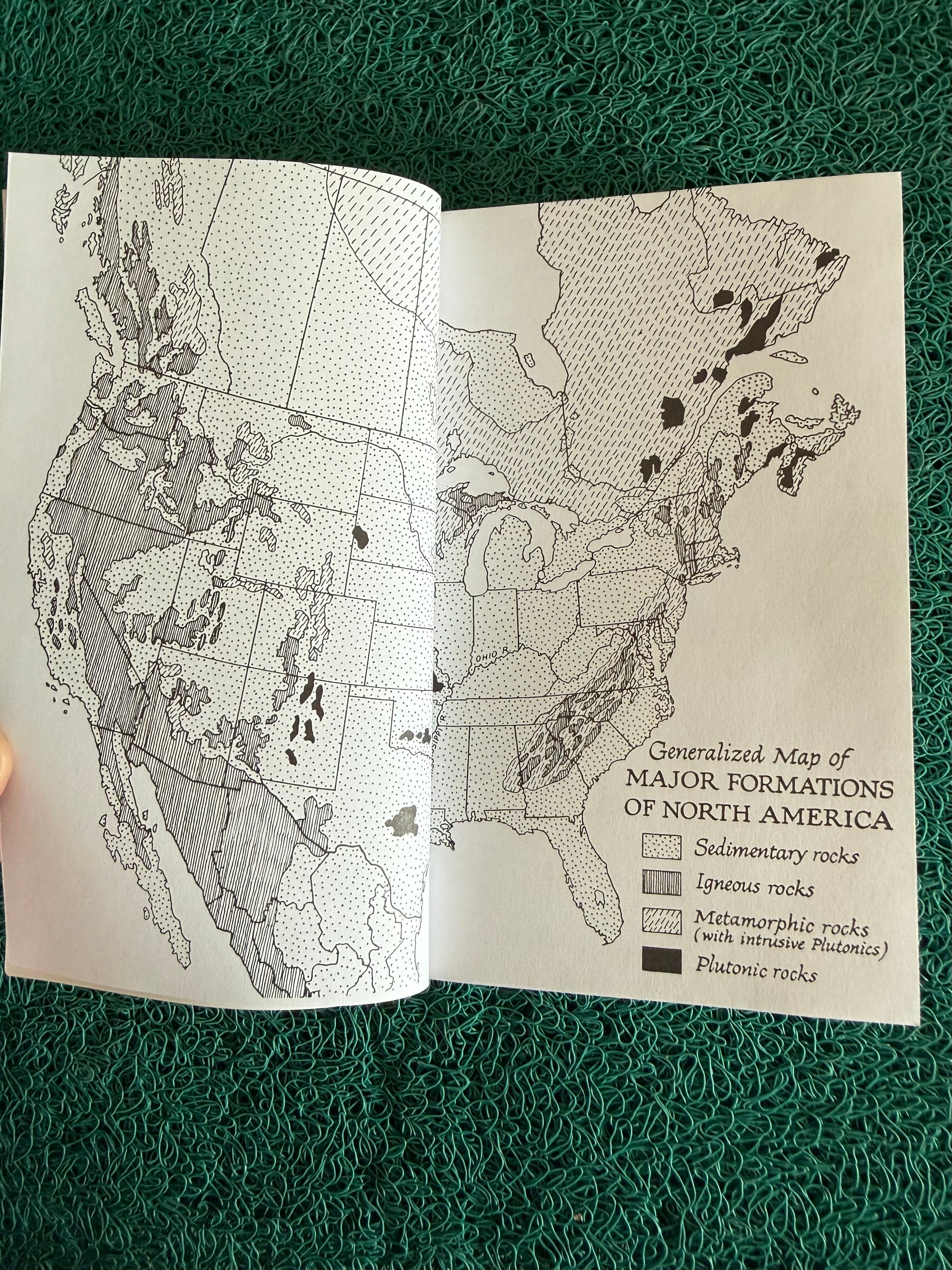 Peterson Field Guide to Rocks and Minerals