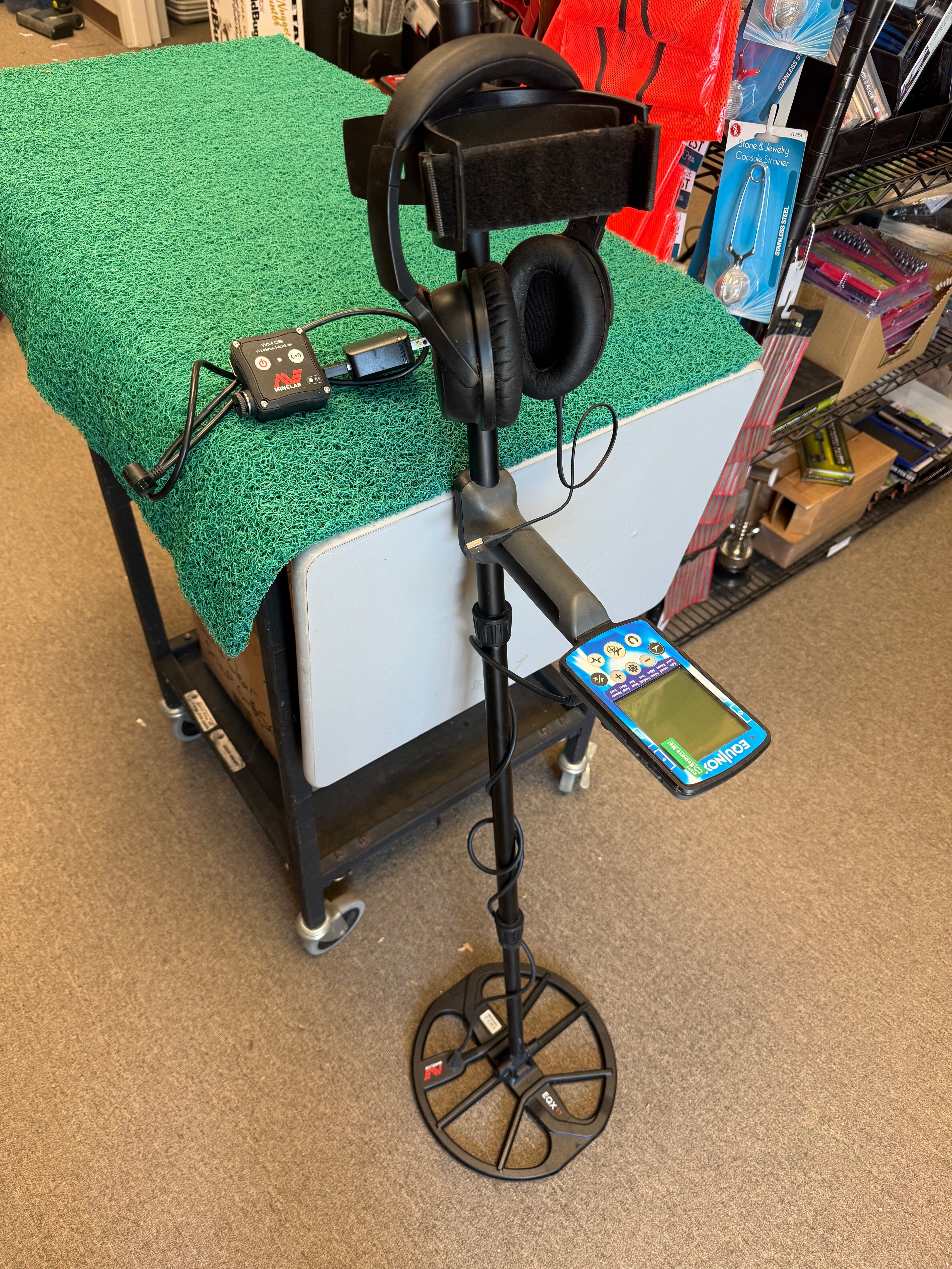 Used/Trade Minelab Equinox 800 Waterproof Metal Detector With Wireless Headphones