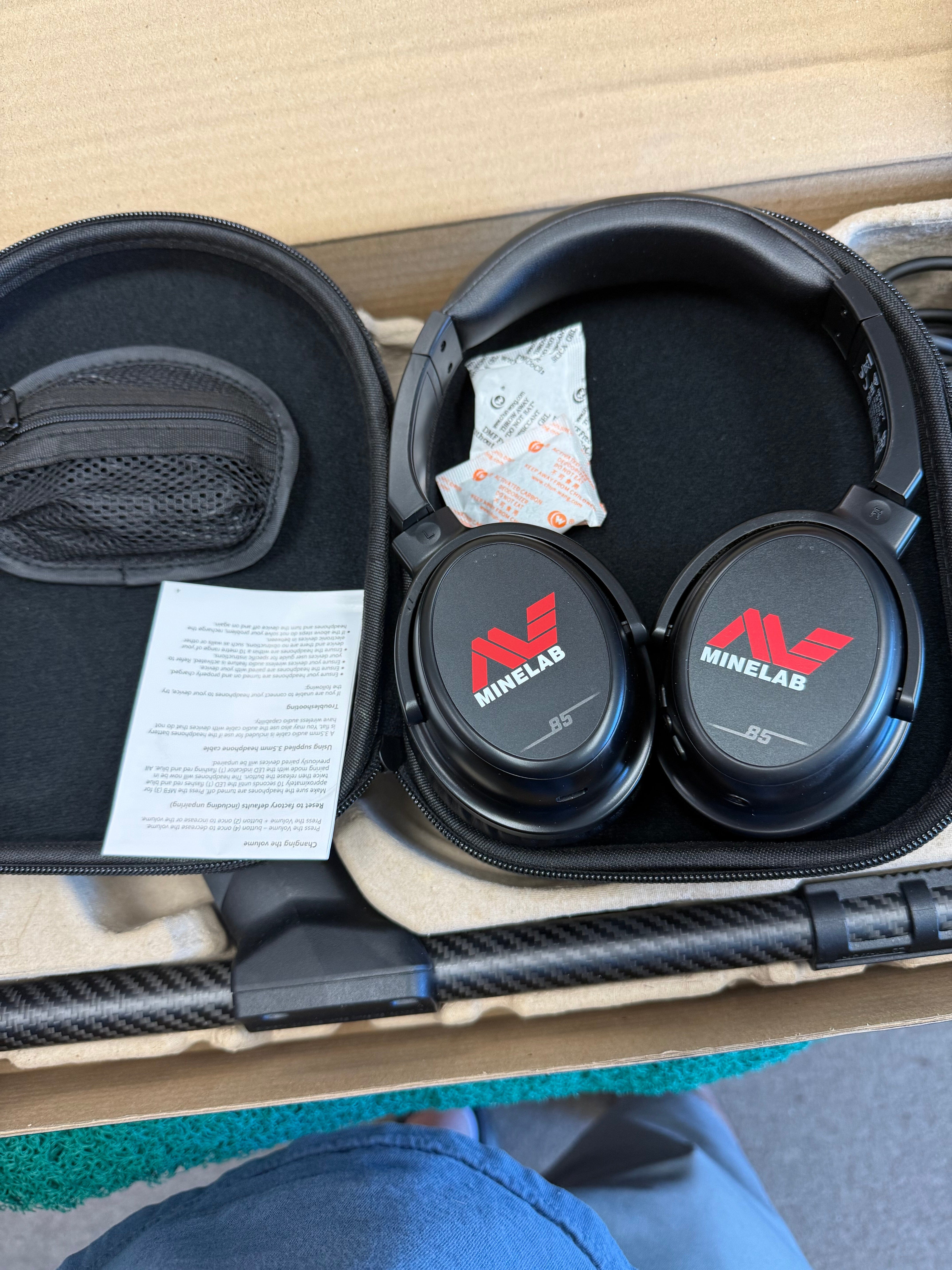 Dealer Trade Minelab Equinox 900 - Includes Two Coils, Wireless Headphones
