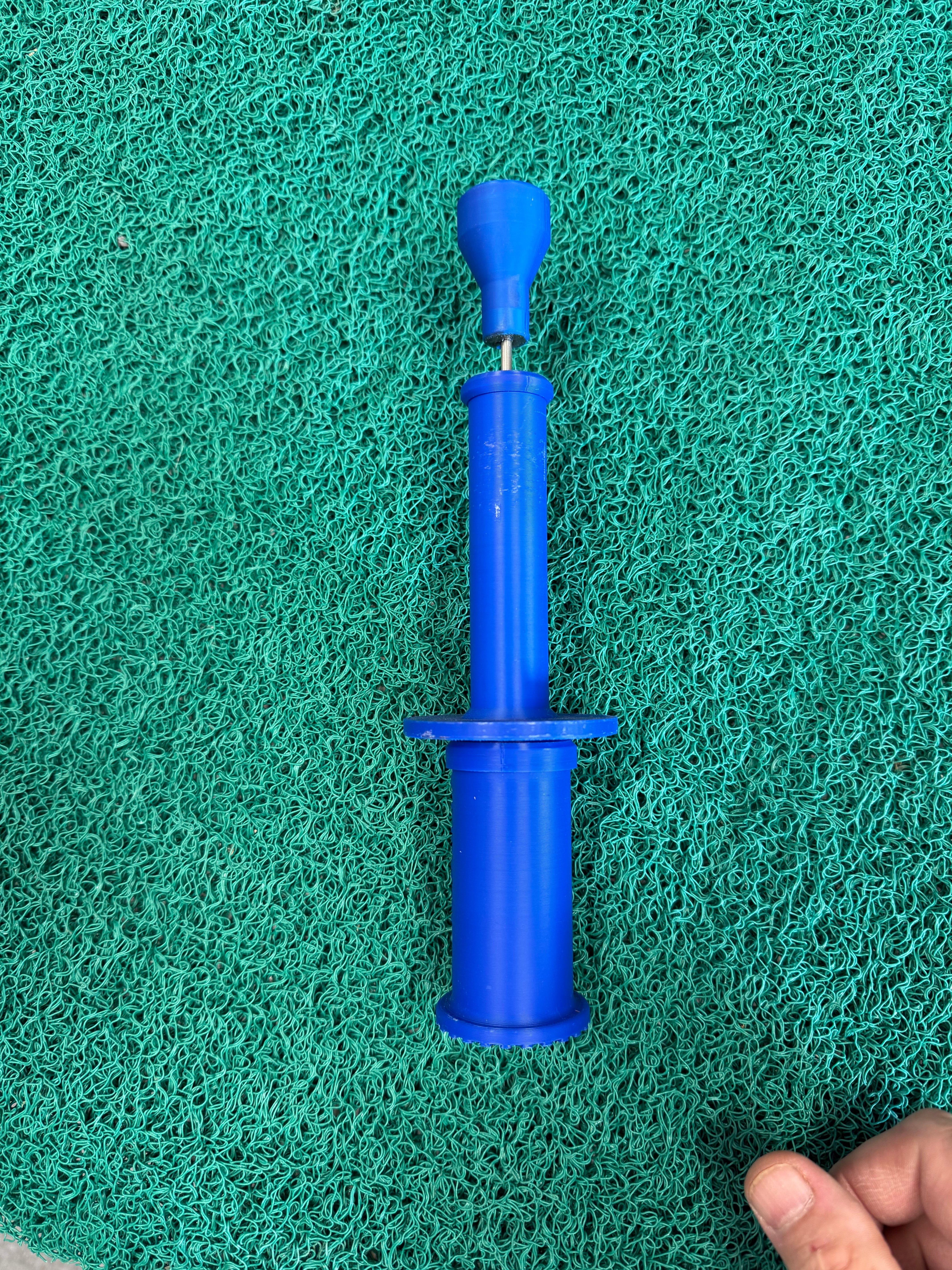 The Mini Spinny - Miniature Spin It Off Black Sand Separator Magnet - 8.5"