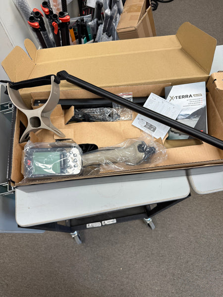 Used Minelab X-TERRA Elite Metal Detector - Open Box Return - Full