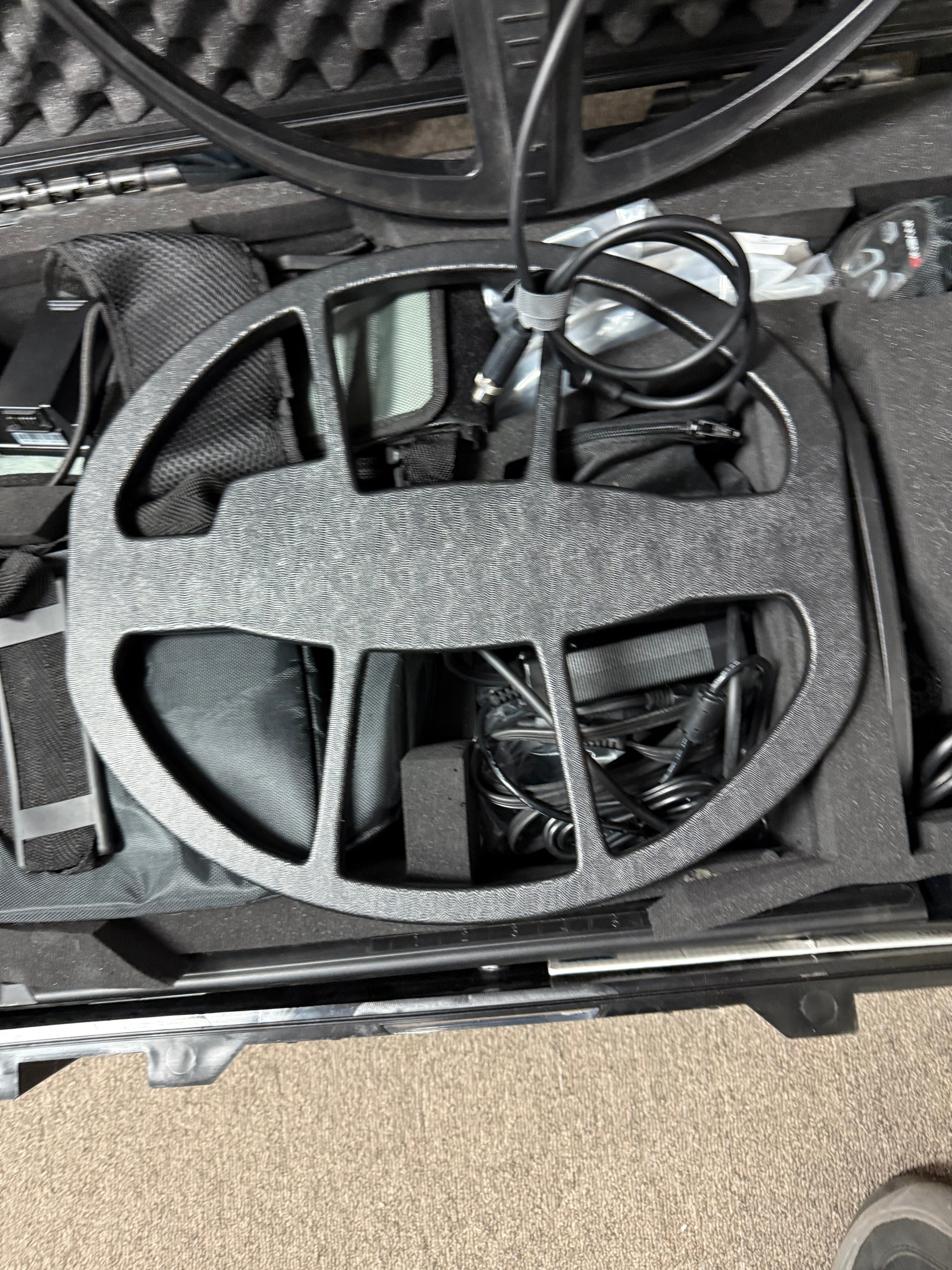 Invenio Pro Pack Smart Metal Detector and 3D Imaging System (shop demo)