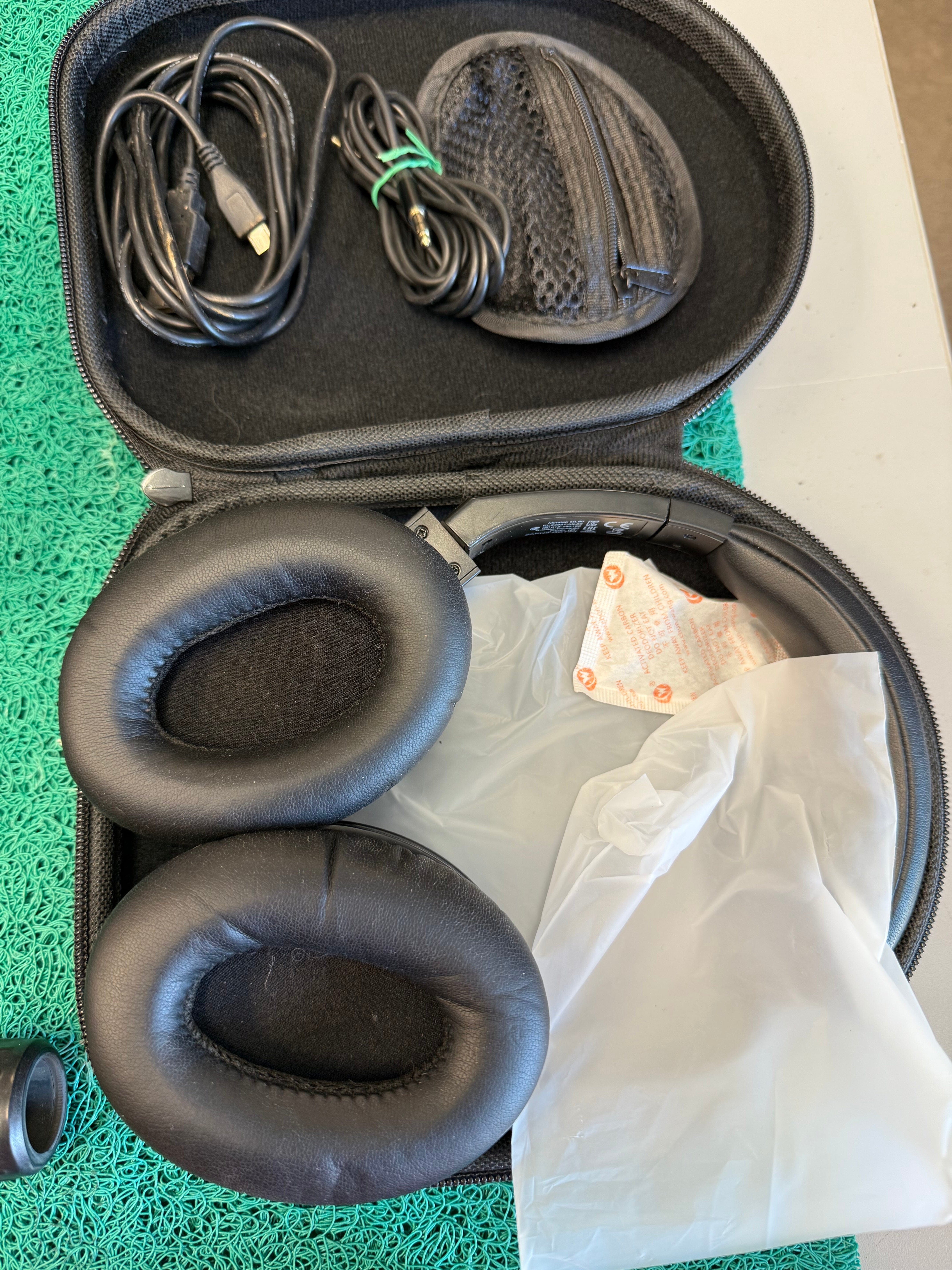 Used/Trade Minelab Equinox 800 Waterproof Metal Detector With Wireless Headphones