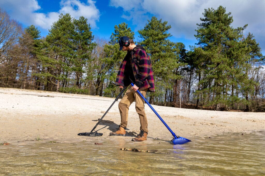 Motley Tools Sand Scoop Blue Bastard used metal detecting at the beach