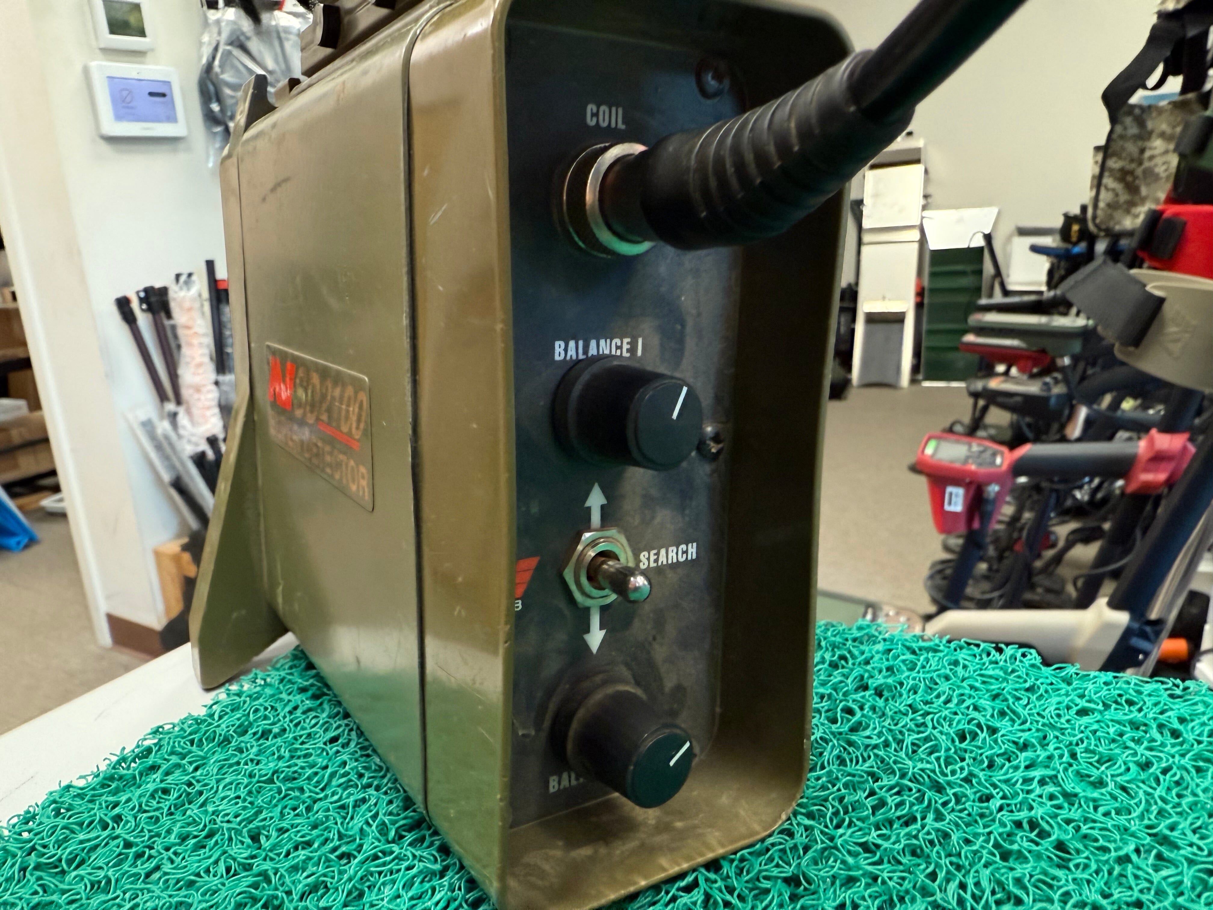 Used Minelab SD 2100 Metal Detector