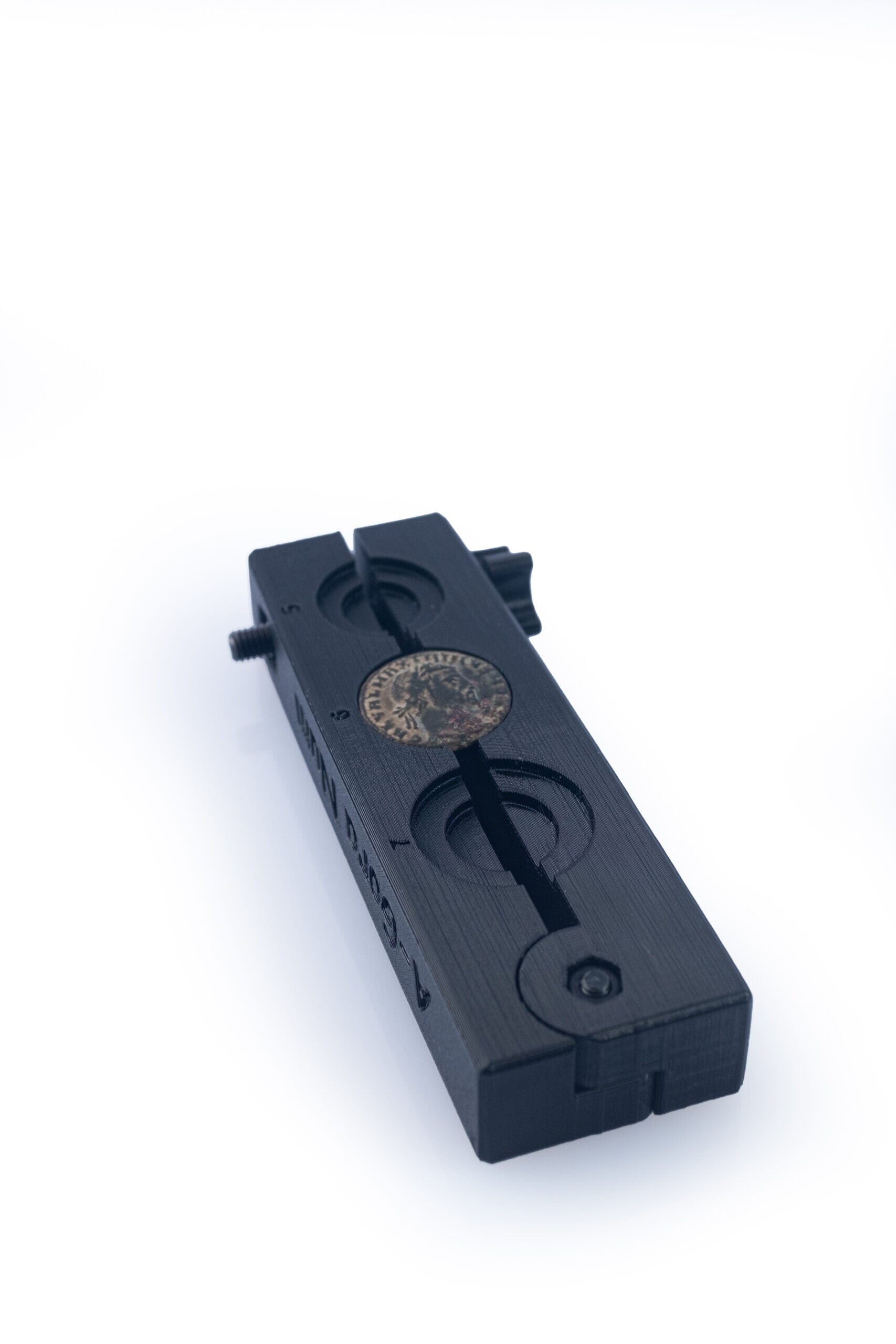 A-Gora Num - Coin Cleaning Vice