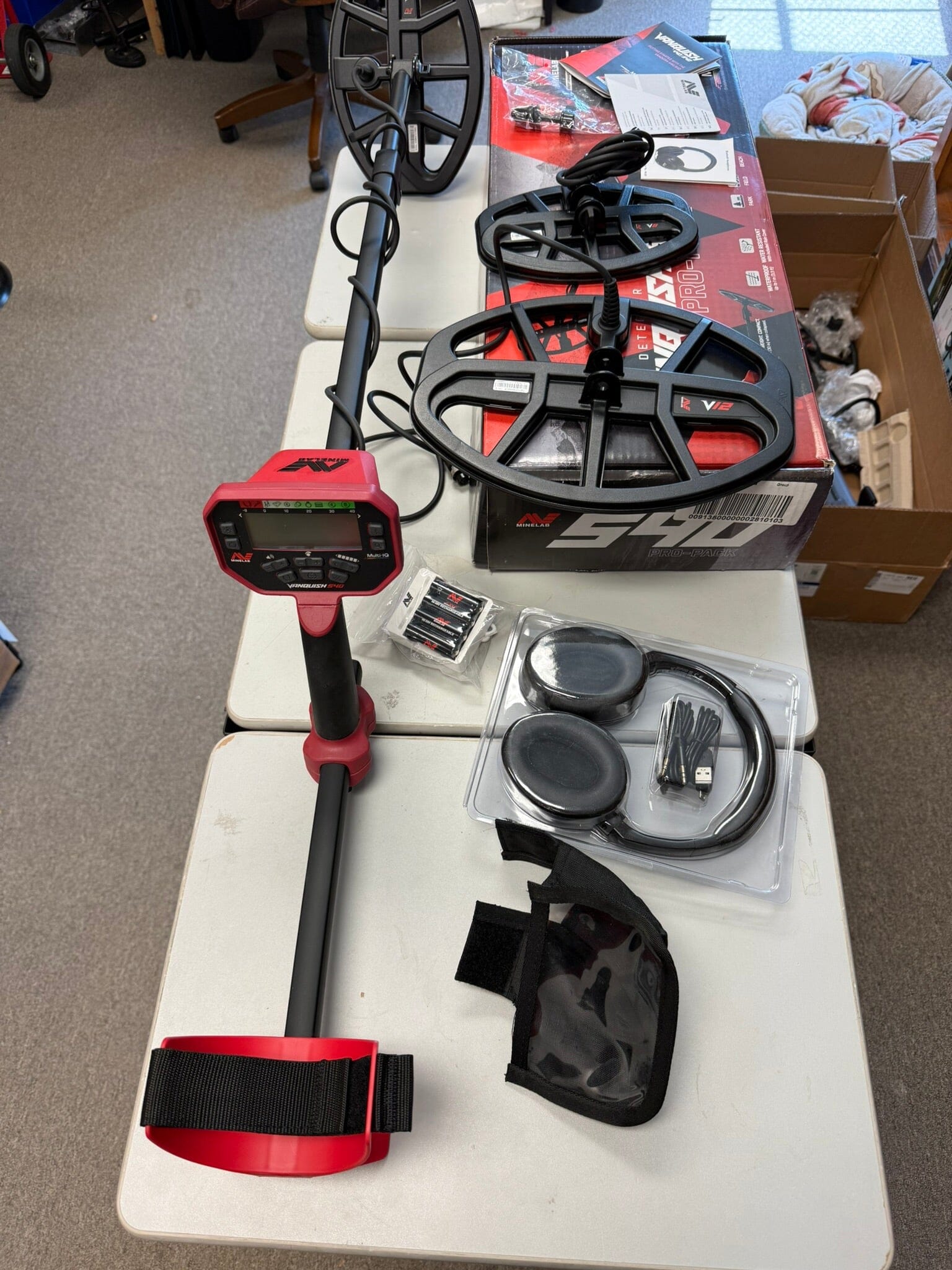 Used Once - Returned Minelab Vanquish 540 Pro-Pack with 3 Coils