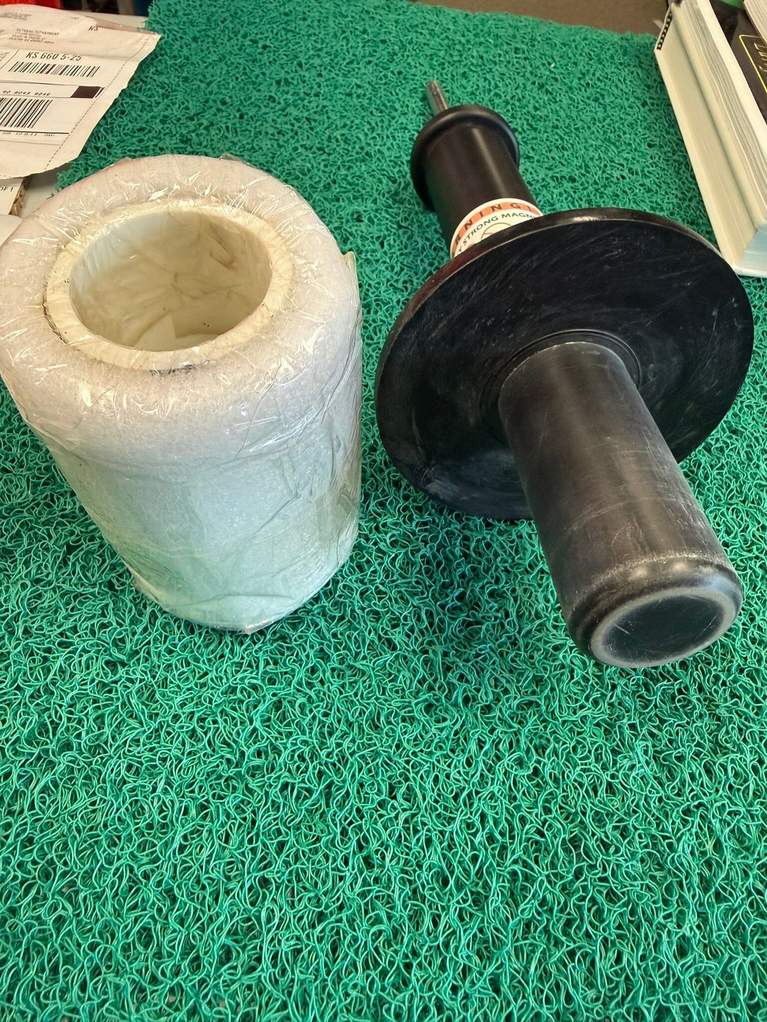 ****PRICE REDUCED, USED***** Spin It Off Black Sand Separator Magnet - 12"