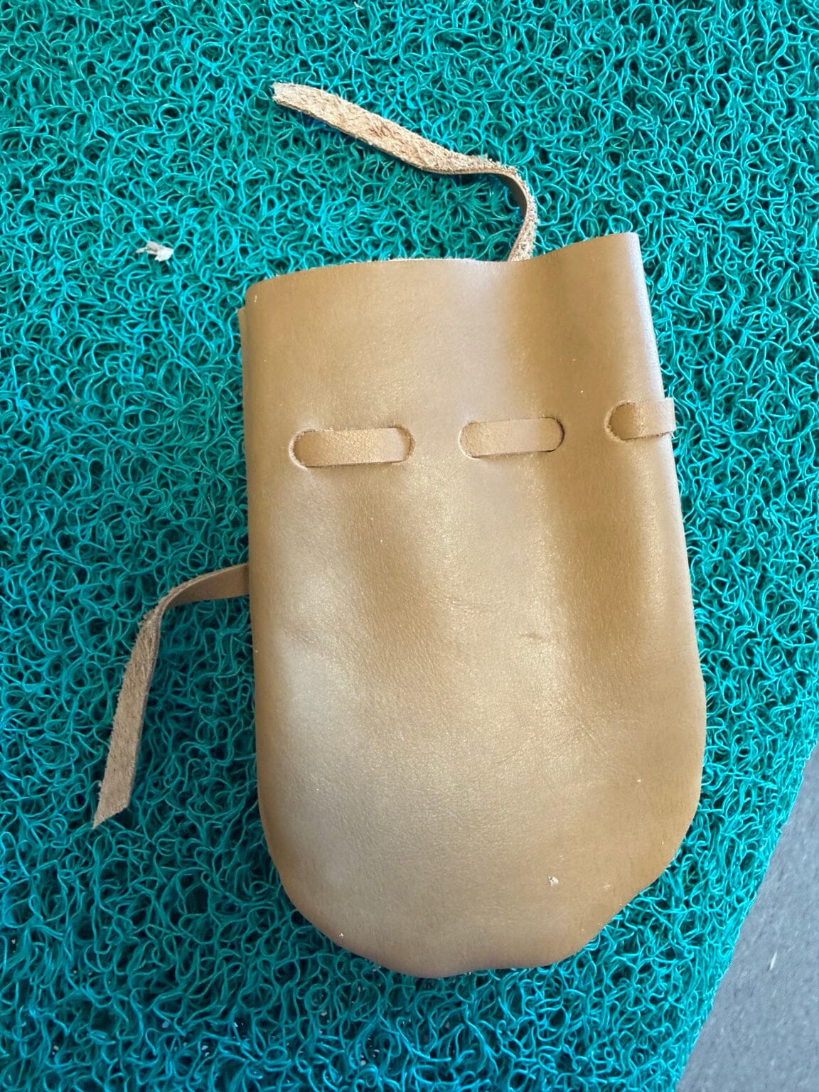 Doc's Nugget Stalker cowhide pouch back