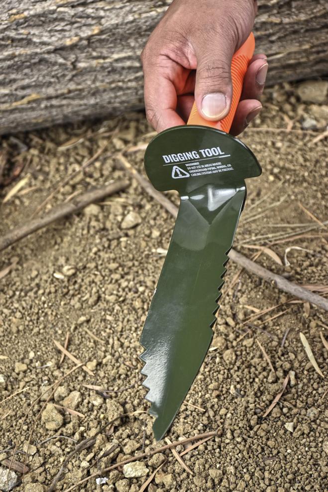 Lesche Digging Tool & Sod Cutter With Right Side Serrated Blade – Includes Free Sheath – Made In USA